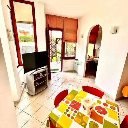 Trilo Limone - Con Giardino A Due Passi Dal Mare Apartment *